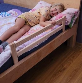 Zásuvná ochranná bariérka do postele - 60 cm produkt