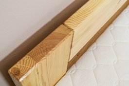 Posteľ Káťa z masívu borovice 4 cm - 90x200 cm + rošt ZADARMO produkt